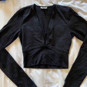 Aritzia long sleeve black crop top
